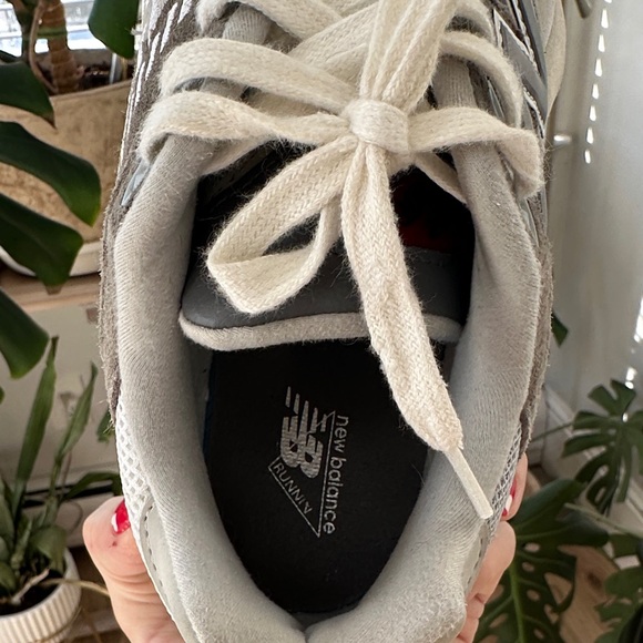 New Balance Women's Beige and Gray Sneakers 9060 W10.5 - Picture 5 of 7